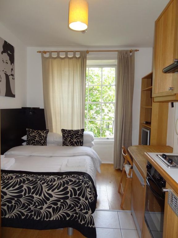 Property photo 1 of 6 Studio To Rent