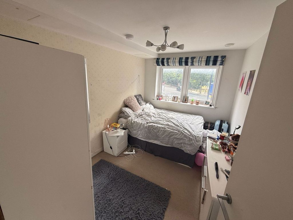 Property photo 3 of 13 Bedroom 1