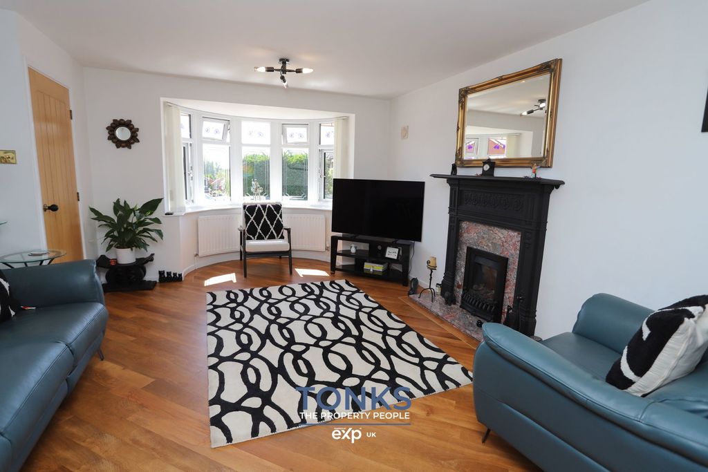 Property photo 2 of 26