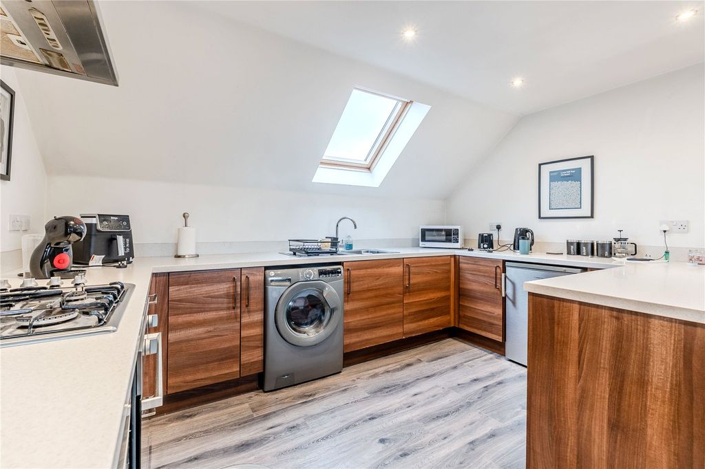 Property photo 3 of 16 Picture No. 14