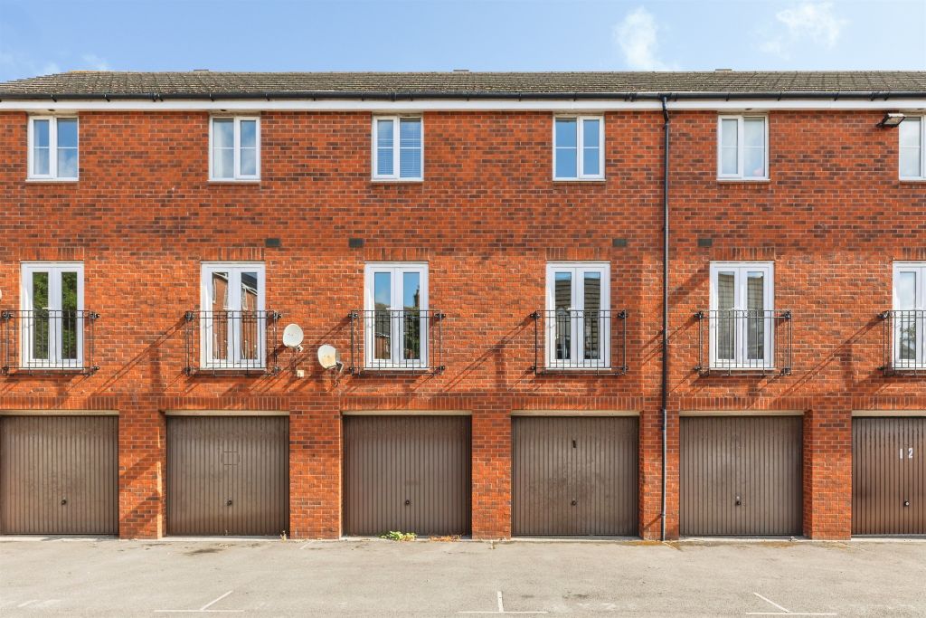 Property photo 2 of 19