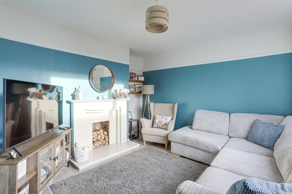 Property photo 2 of 22