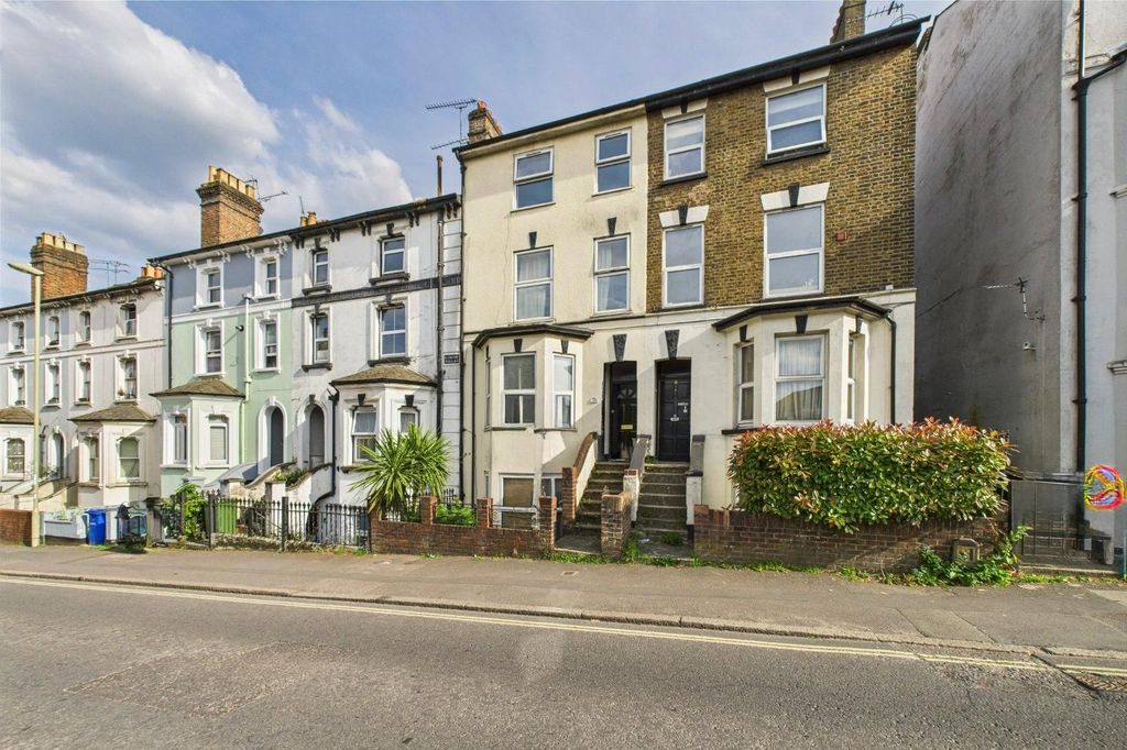 Property photo 1 of 5 Front