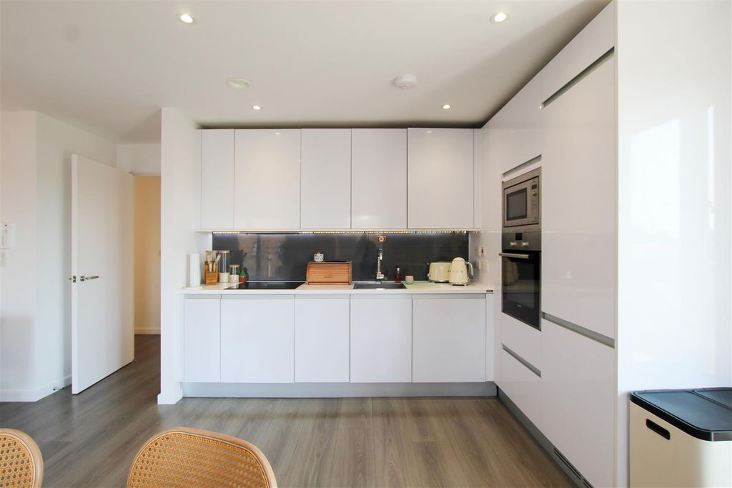 Property photo 3 of 13 Img_8064.Jpg