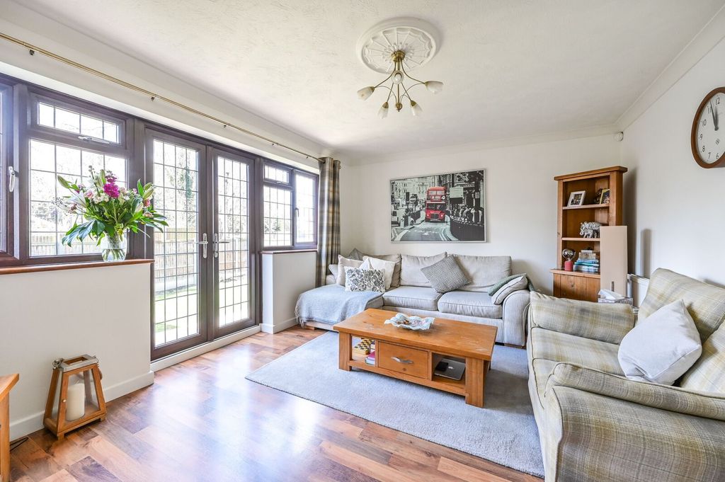 Property photo 2 of 18