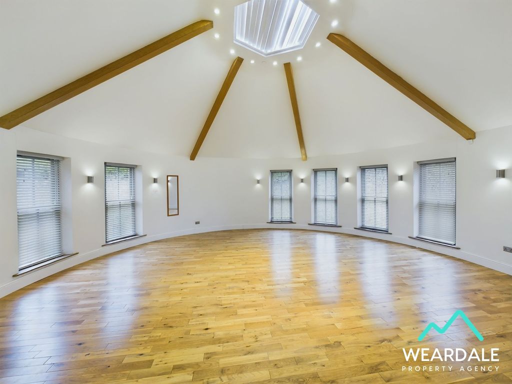 Property photo 2 of 68