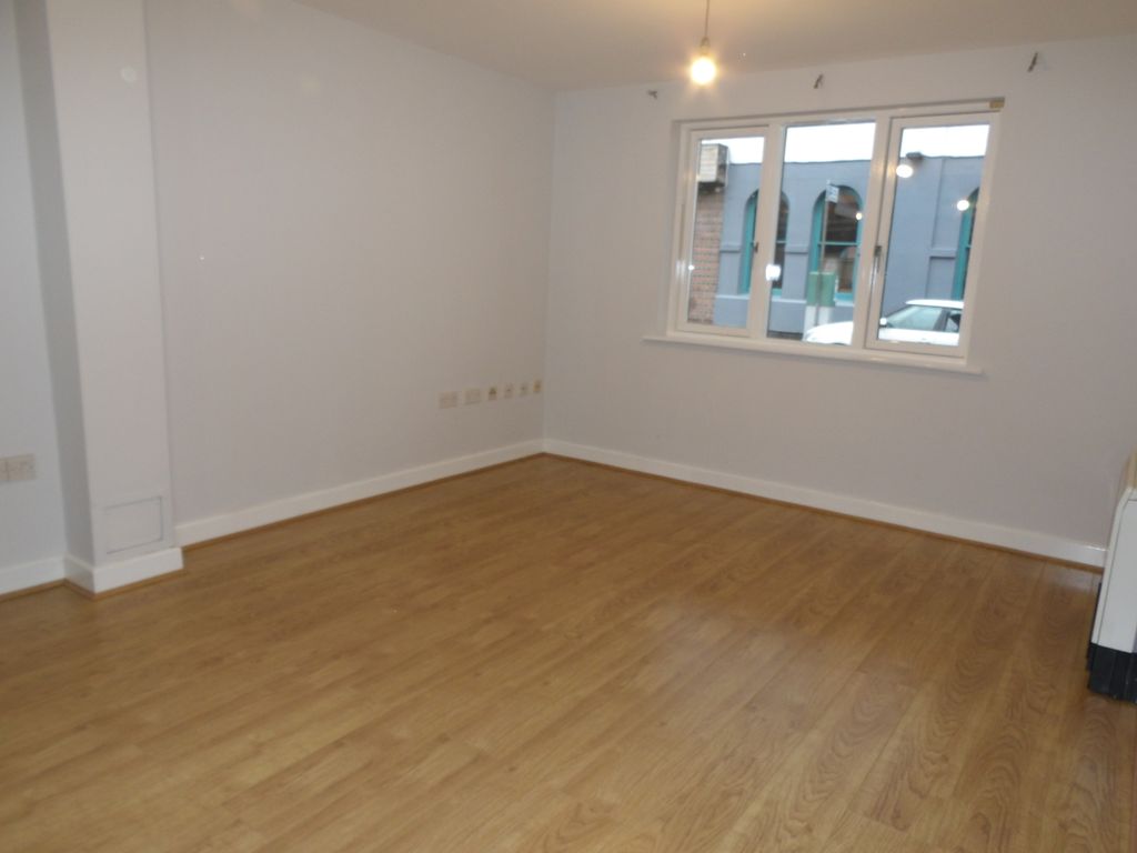 Property photo 3 of 8 Living Area