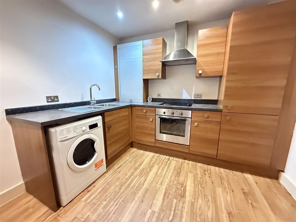 Property photo 2 of 9