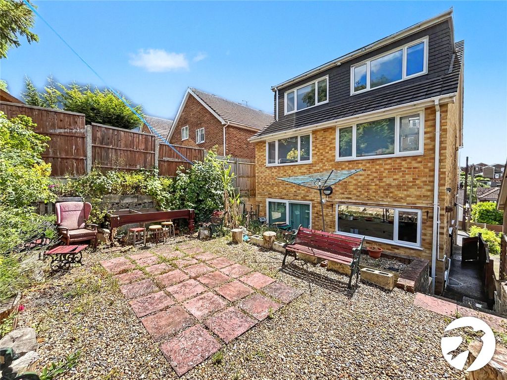 Property photo 2 of 18 Picture No. 02