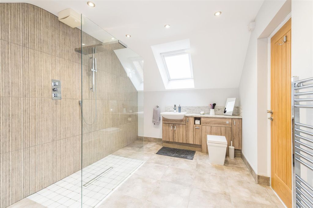Property photo 3 of 25 No38A_51.Jpg