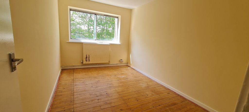 Property photo 3 of 12 Photo 2