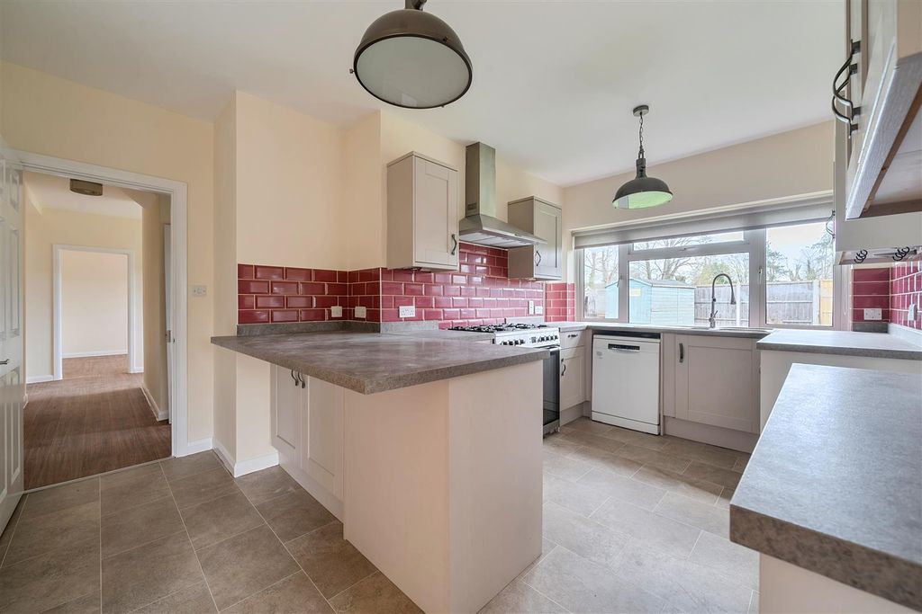 Property photo 2 of 19 Kitchen