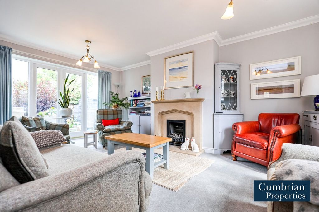 Property photo 2 of 26 Lounge