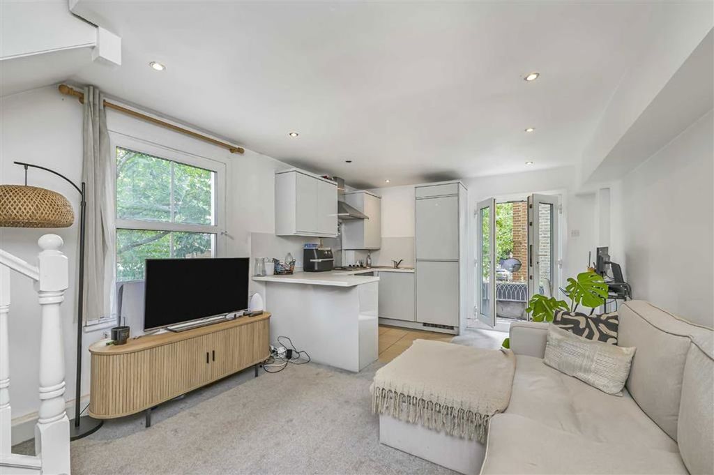 Property photo 2 of 7