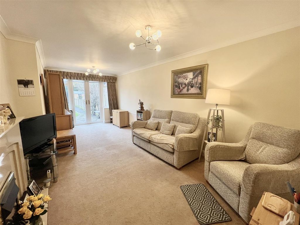 Property photo 3 of 20 Living Room