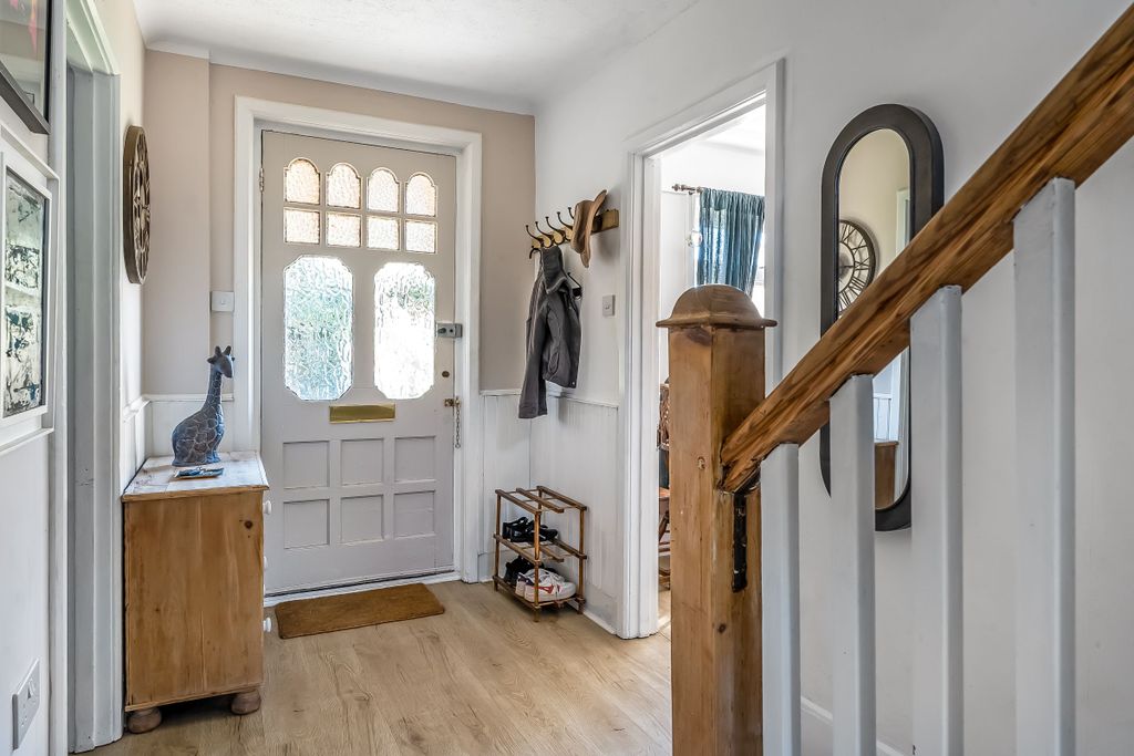 Property photo 2 of 32