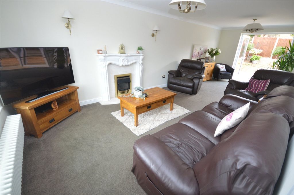 Property photo 2 of 22 Picture No. 05
