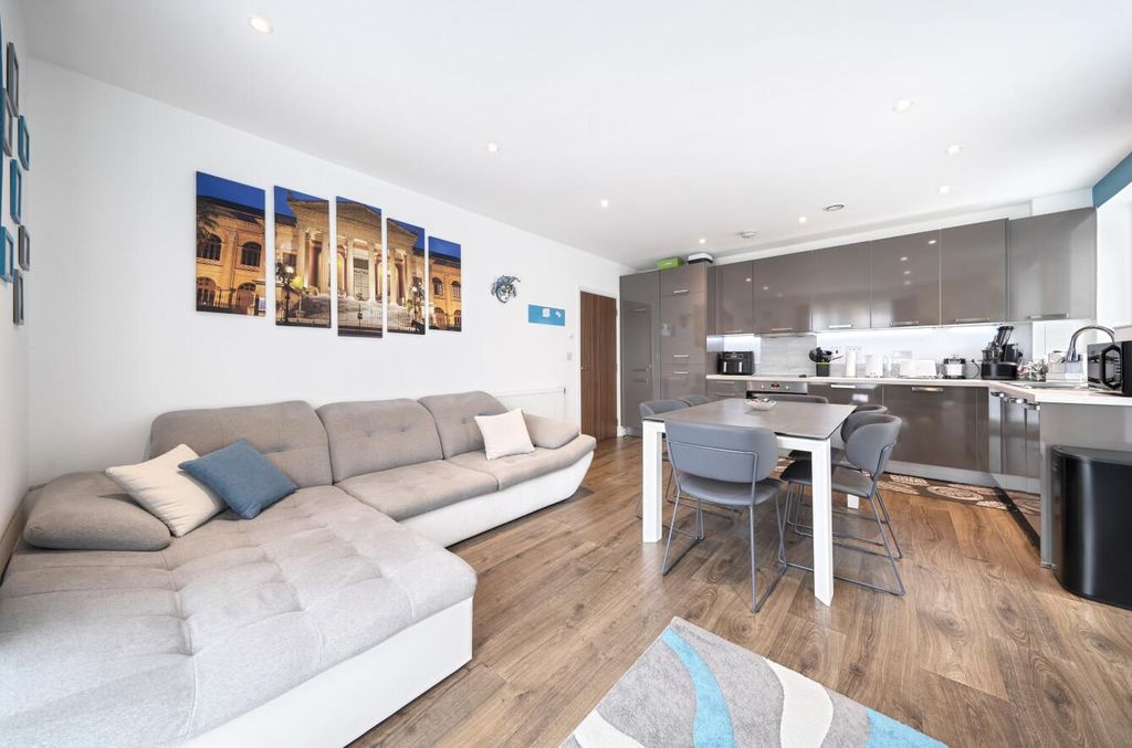 Property photo 2 of 10 Davidson Frost-Wellings, Dfw, Hallington Court, Ki