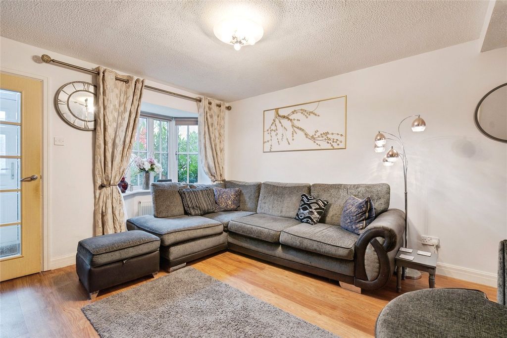 Property photo 2 of 17 Picture No. 32