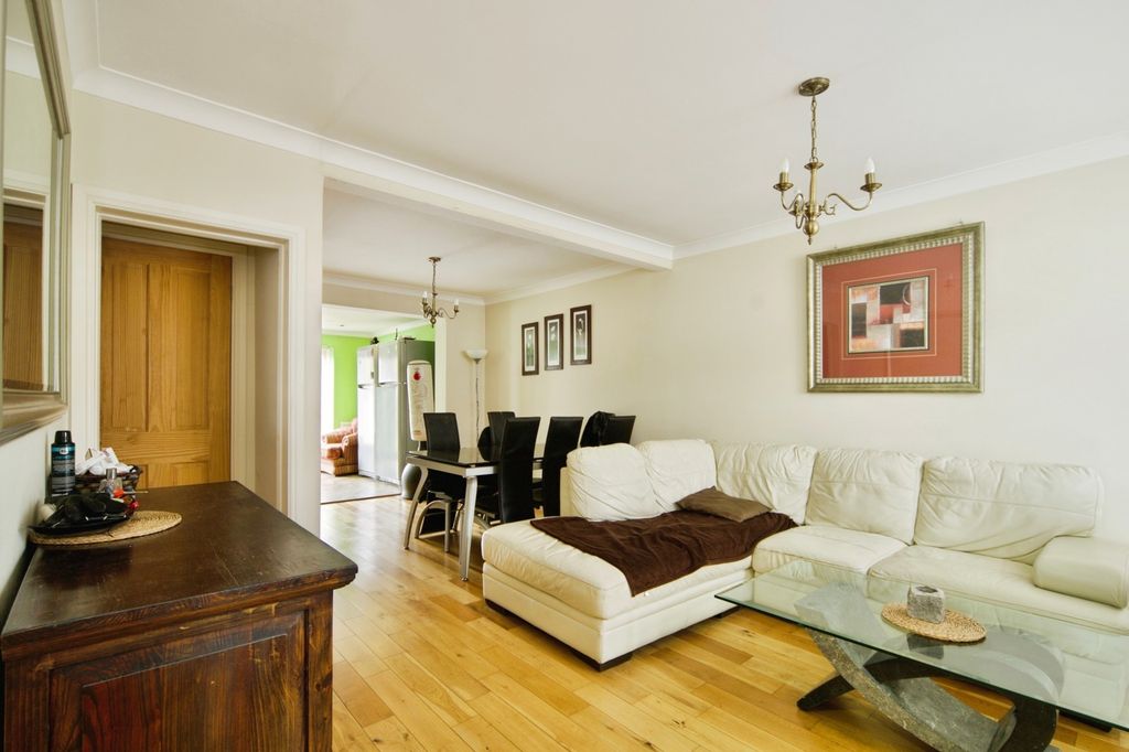 Property photo 3 of 29 Pbox-Img.Jpg