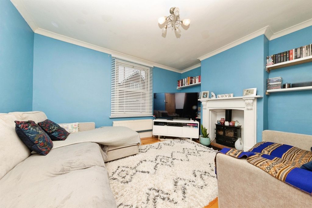 Property photo 2 of 18