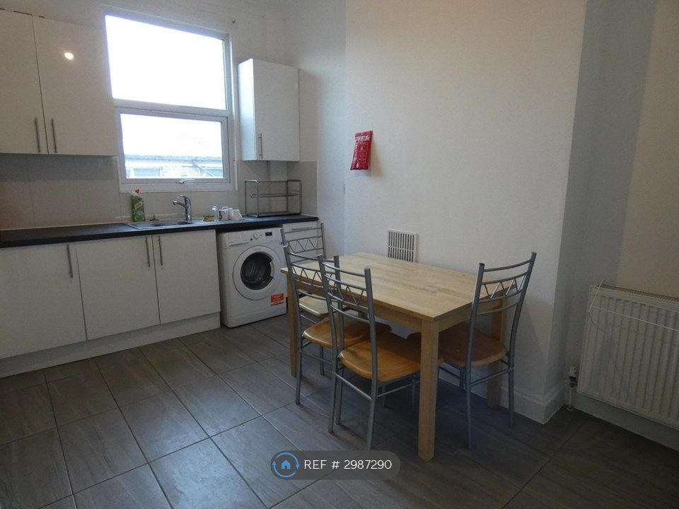 Property photo 2 of 24