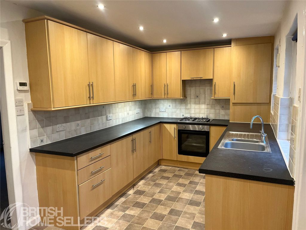 Property photo 2 of 16 Picture No. 32