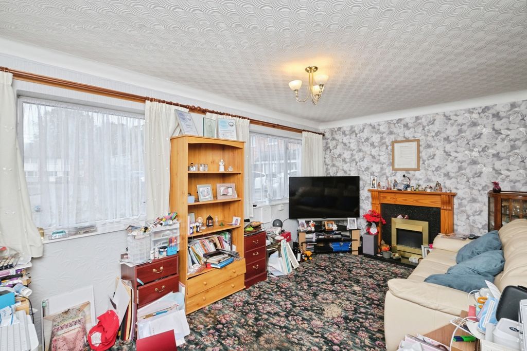 Property photo 3 of 17 Photo