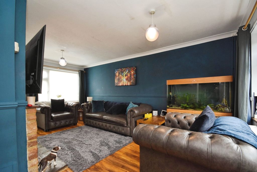 Property photo 2 of 19 Living Room