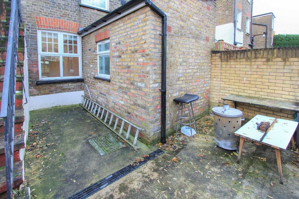 Property photo 3 of 4