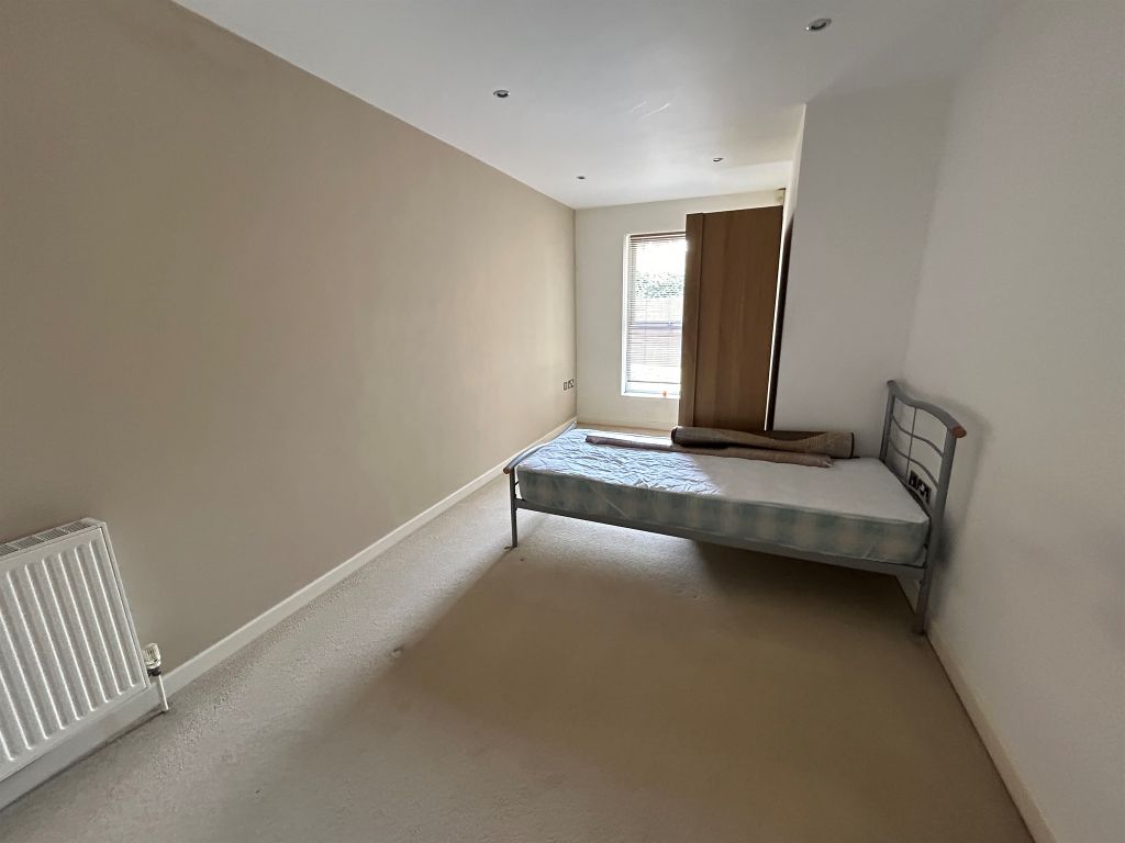 1 bed flat for saleStation Road, Hessle HU13 photo 5