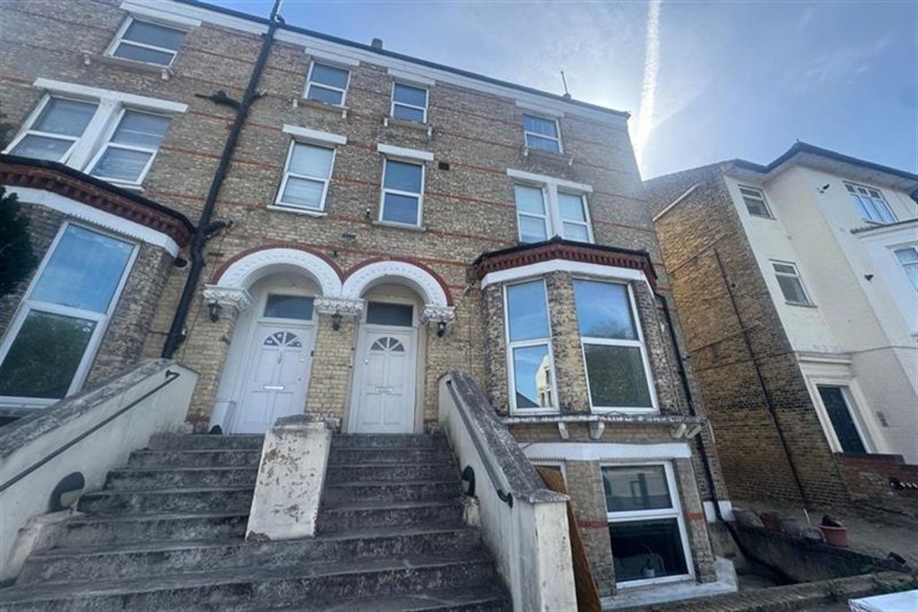 Property photo 1 of 7 (Main)