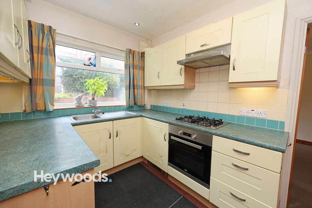 Property photo 3 of 34