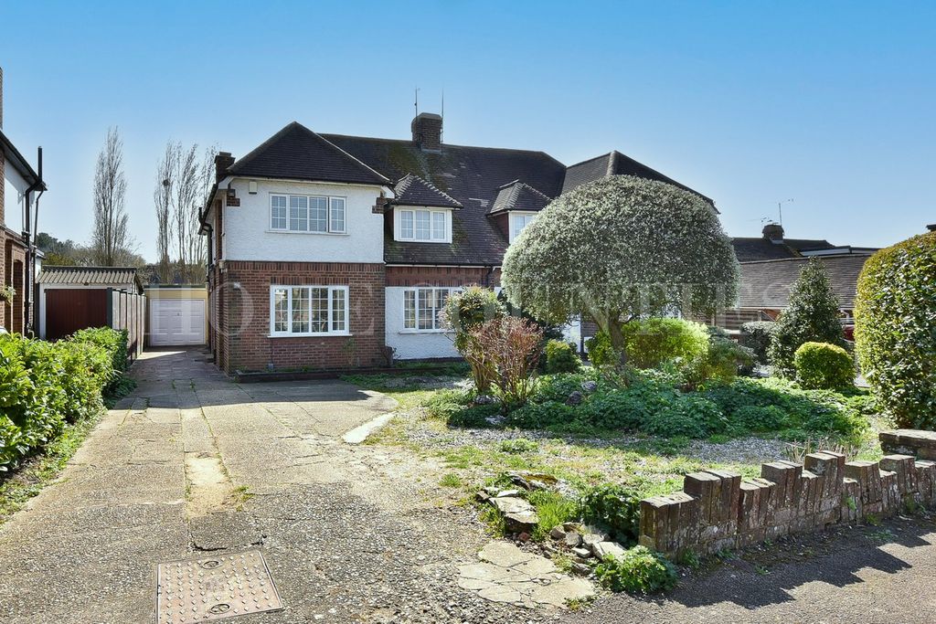 Property photo 1 of 41