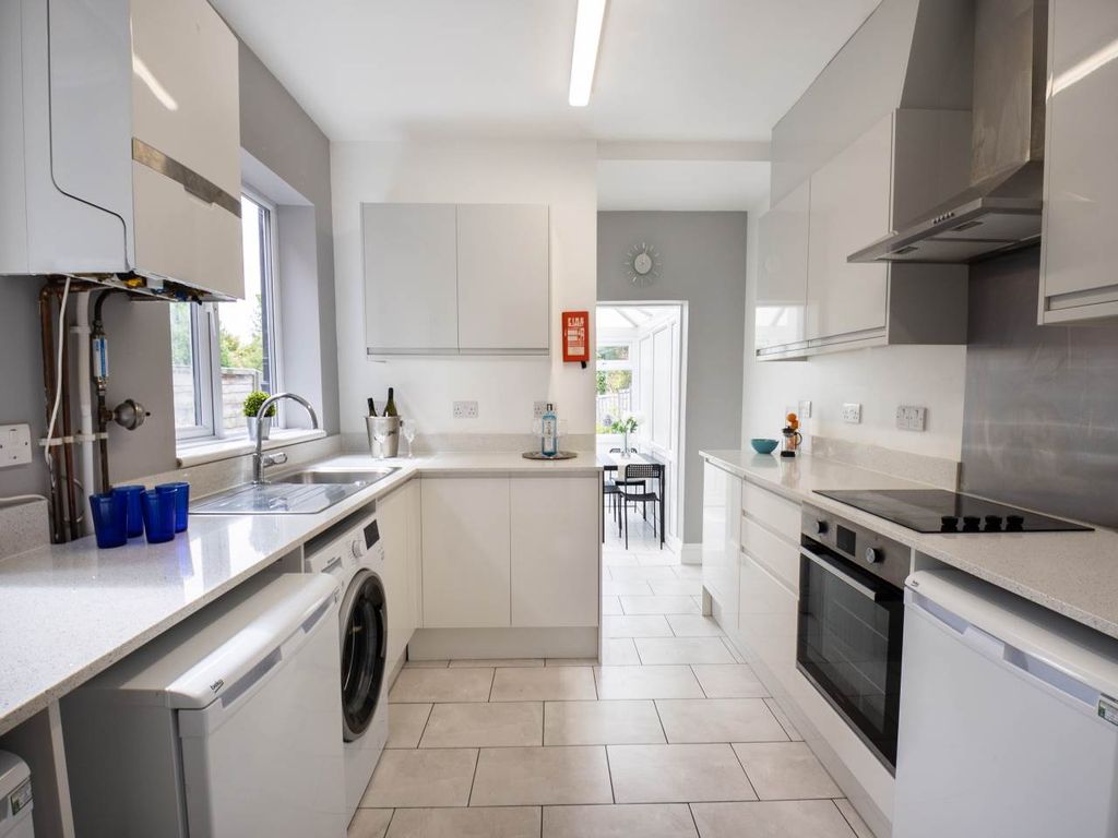 Property photo 3 of 20 41_St_Martins_Road_Canterbury-8