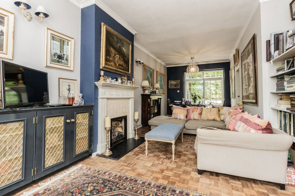Property photo 2 of 13