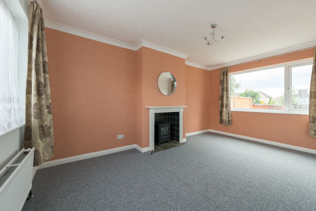 Property photo 3 of 13 Sitting Room