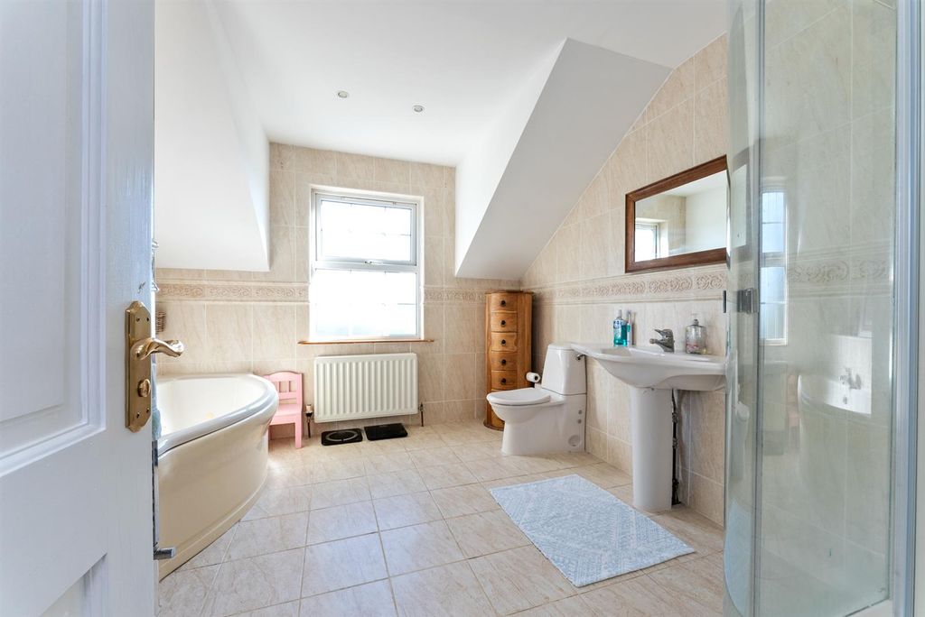 Additional image 28 of 5 bed detached house for sale39 Cherryhill Road, Ballynahinch BT24