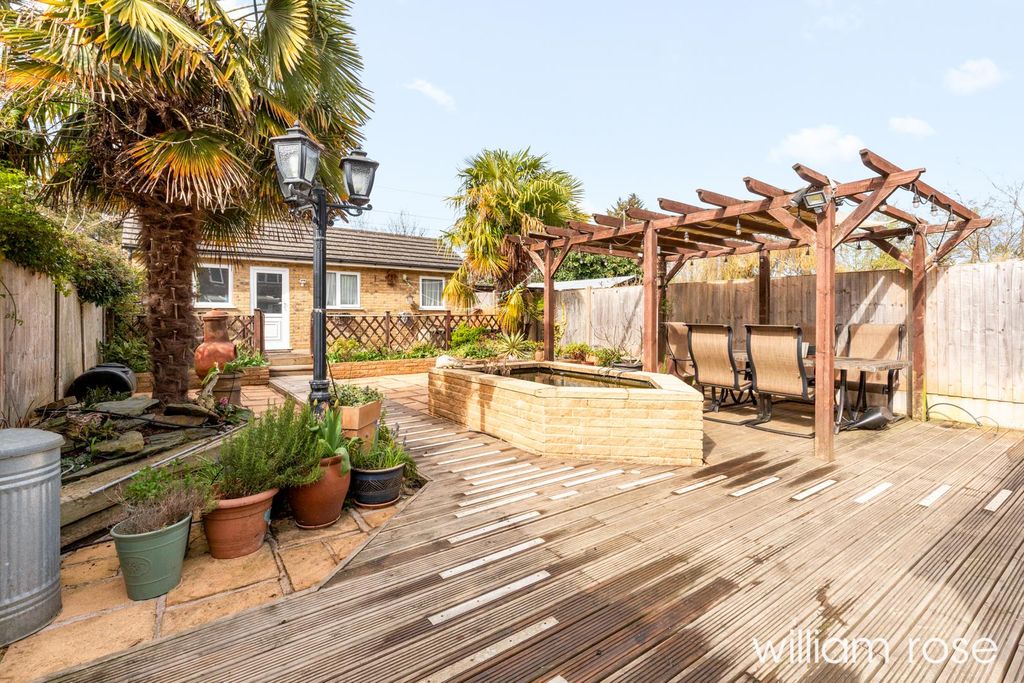 Property photo 2 of 36 Manorway_66.Jpg