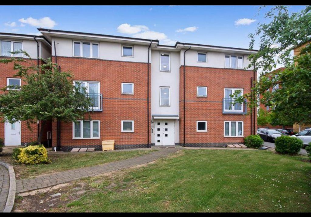 Property photo 1 of 10 2 Bed Flat For Sale