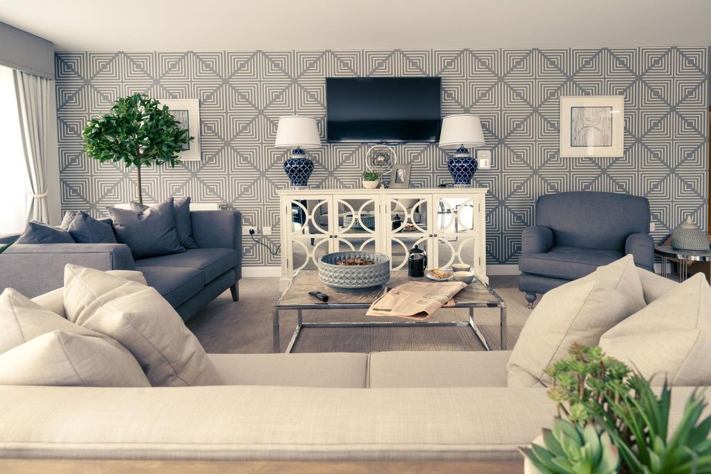 Property photo 1 of 14 Communal Lounge