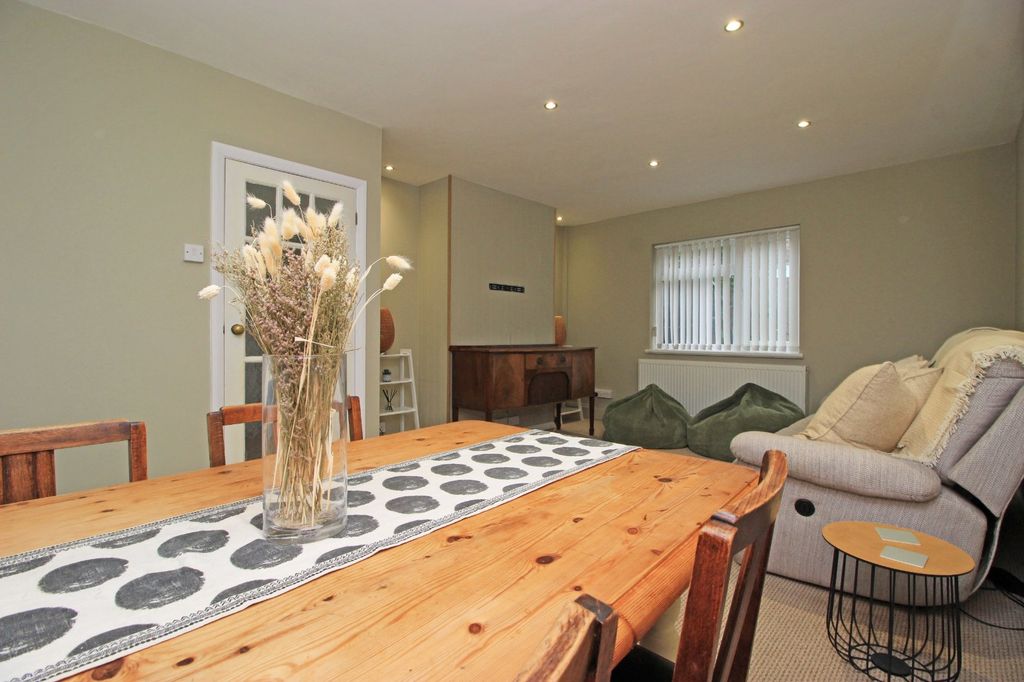 Property photo 2 of 15 Picture No. 30