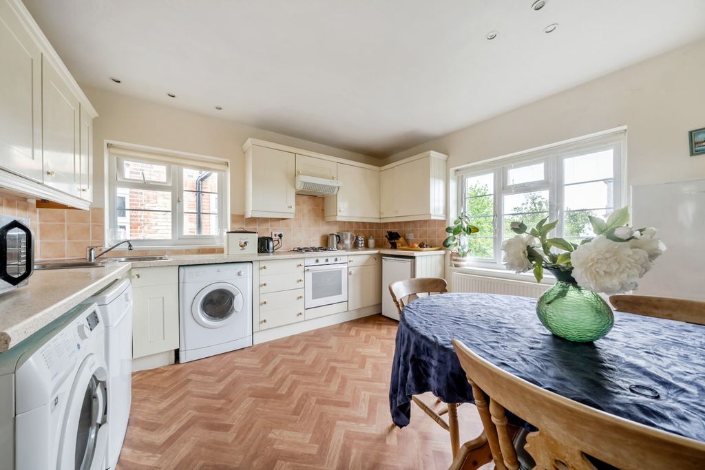Property photo 2 of 17 1457408-10-6A04Af...