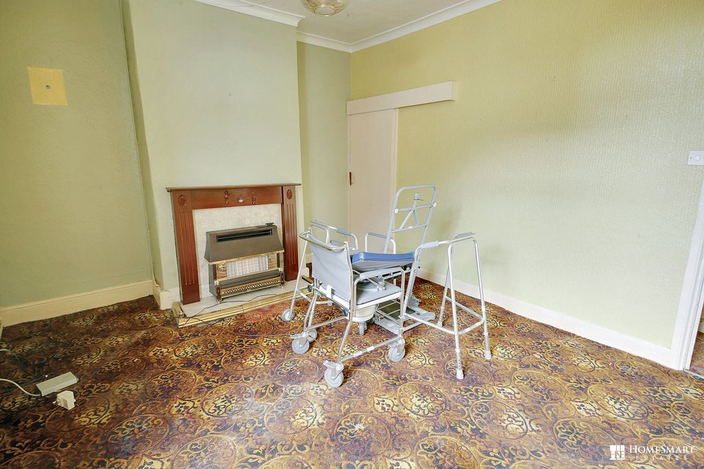 Property photo 3 of 19 Dining Room