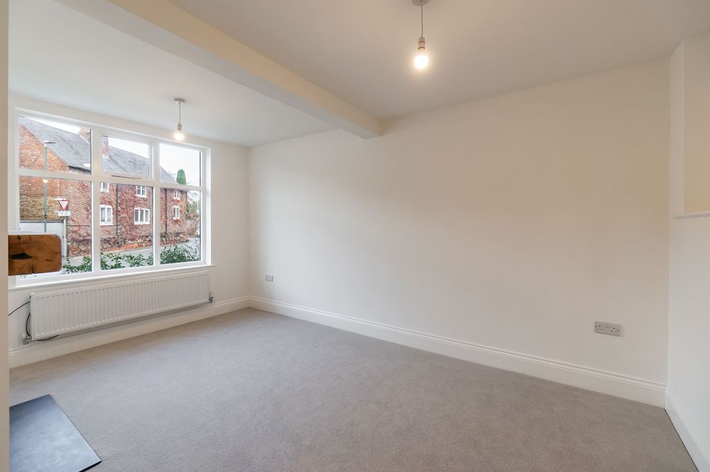 Property photo 3 of 25