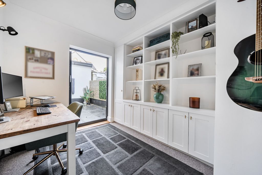 Property photo 3 of 12