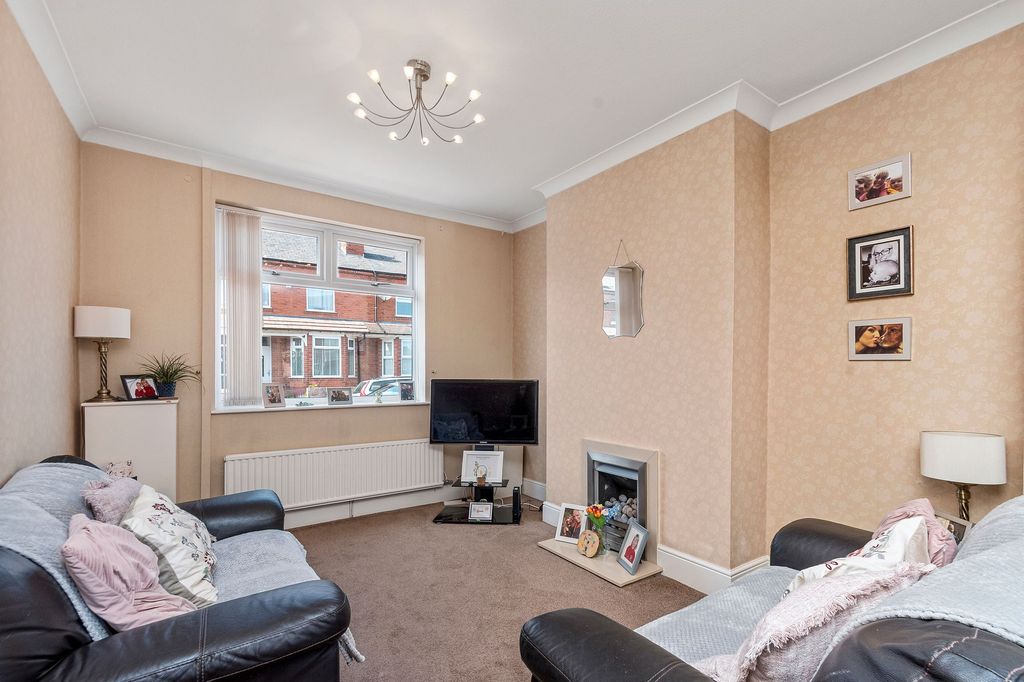 Property photo 2 of 17