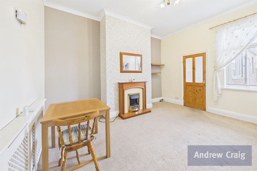 Property photo 2 of 9 Lounge