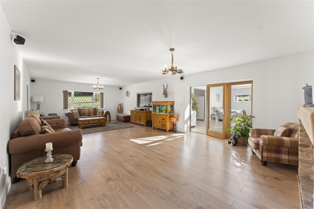 Property photo 2 of 26