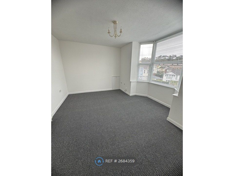 Property photo 1 of 10 Lounge